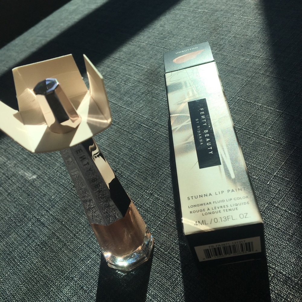 BNIB Fenty Stunna Unbutton